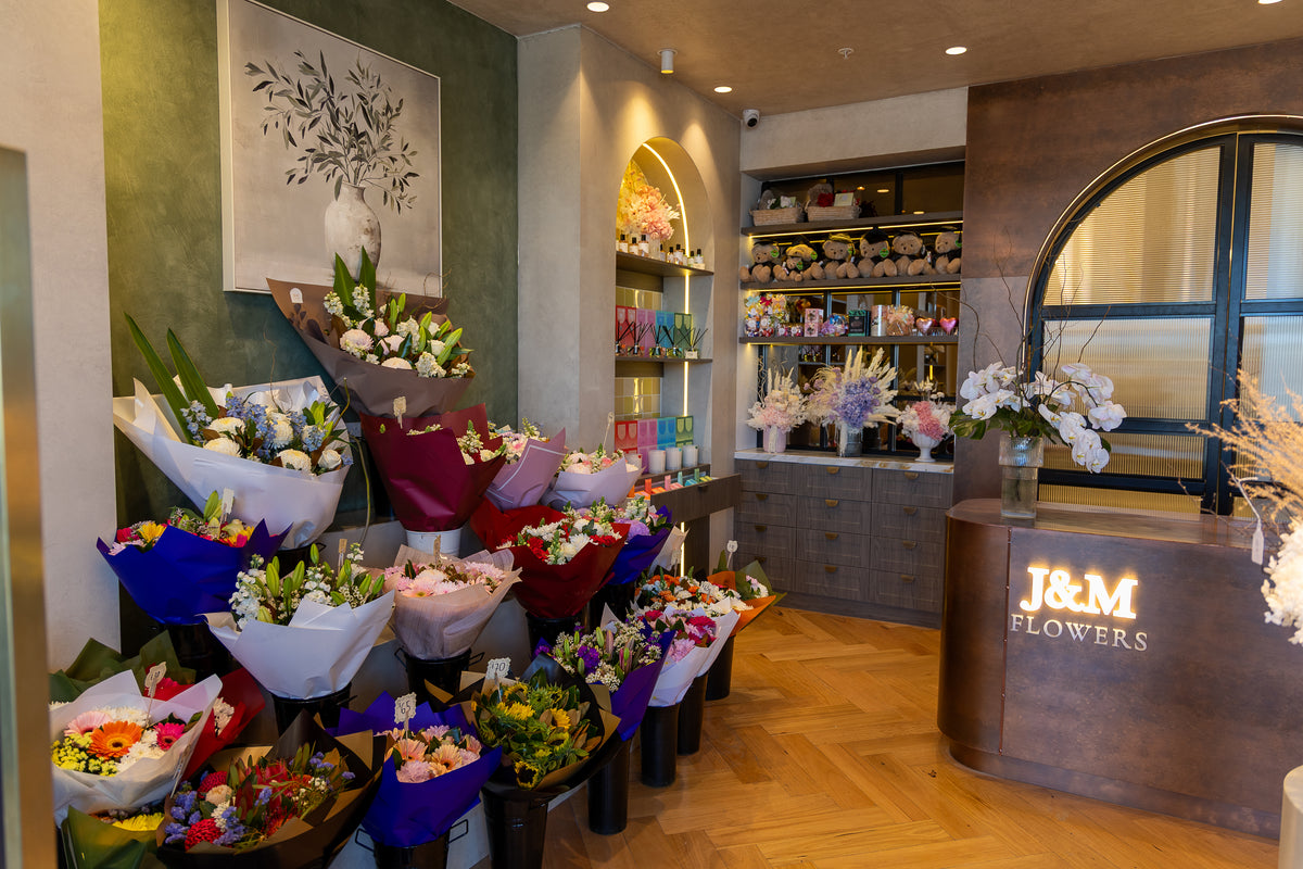 J&M Flowers storefront